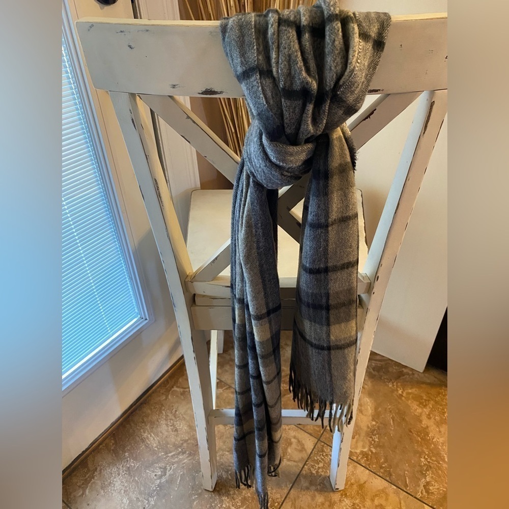NWT Zighilli Plaid Winter Scarf Grey Cream Made in Italy Fringed OS unisex
